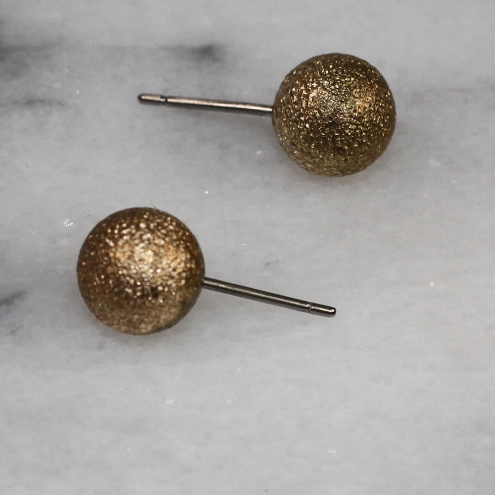 Round Gold Stud Earrings